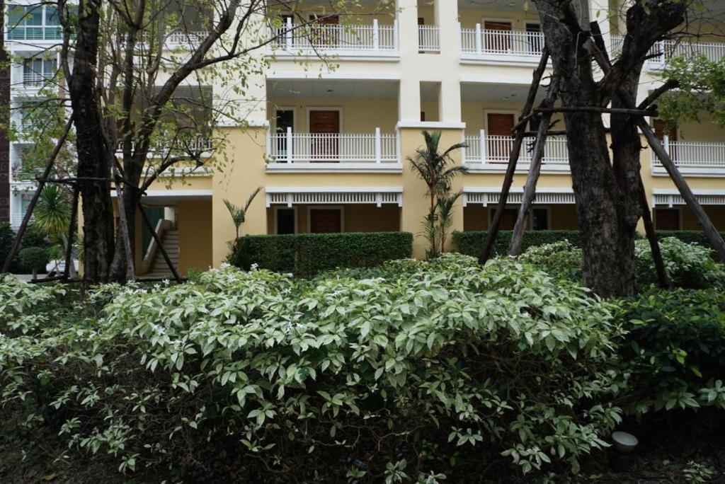 The One Residence Hotel Bangkok Bagian luar foto