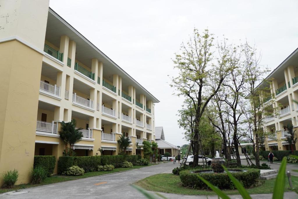 The One Residence Hotel Bangkok Bagian luar foto
