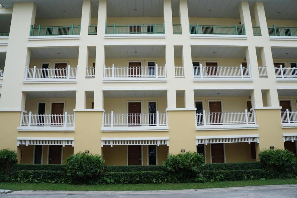 The One Residence Hotel Bangkok Bagian luar foto