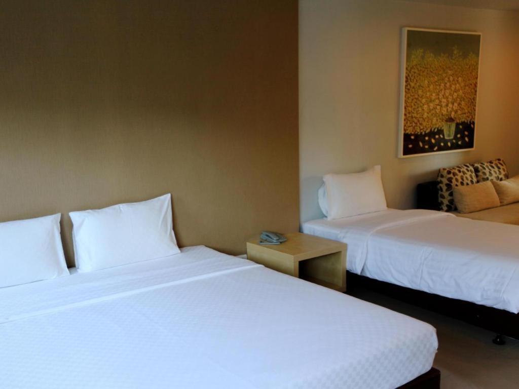 The One Residence Hotel Bangkok Bagian luar foto