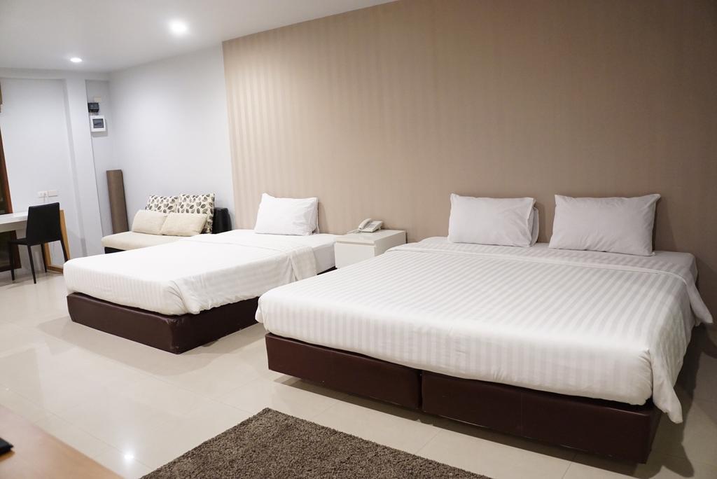 The One Residence Hotel Bangkok Bagian luar foto