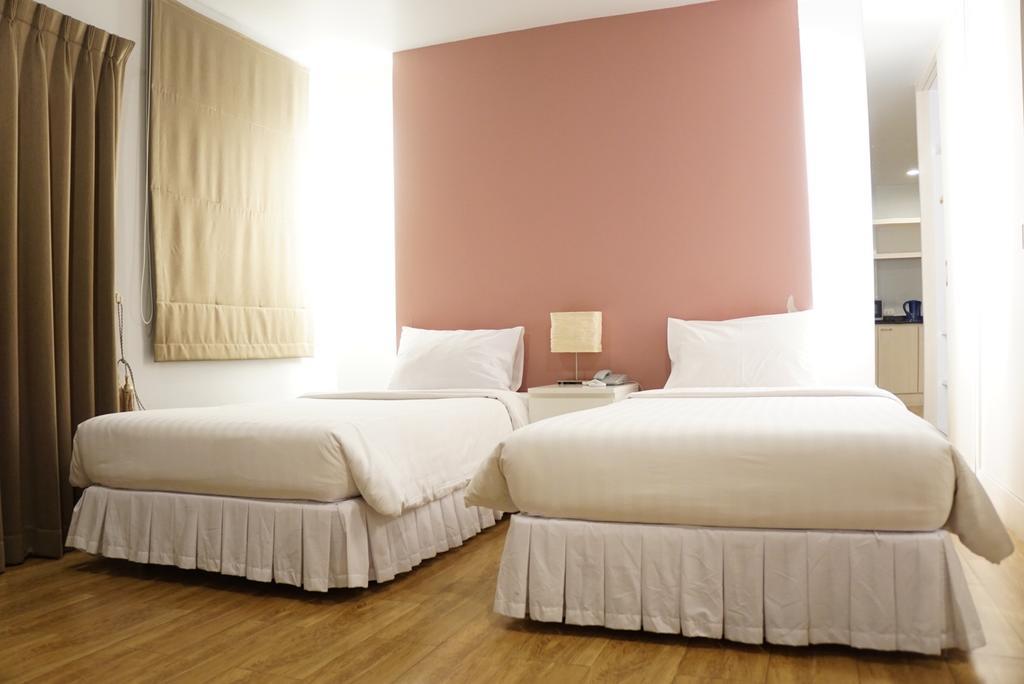 The One Residence Hotel Bangkok Bagian luar foto